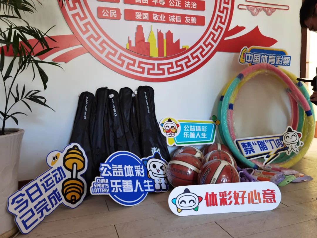 展现了他无